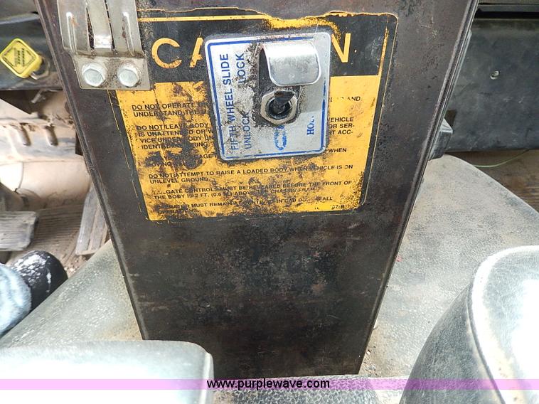 image for item H1309 1992 Ford CFT8000 Cargo dump truck