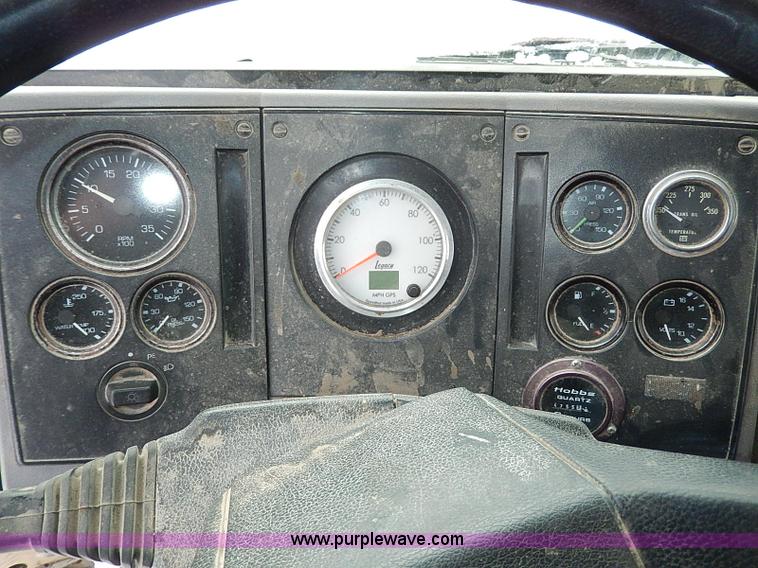 image for item H1309 1992 Ford CFT8000 Cargo dump truck