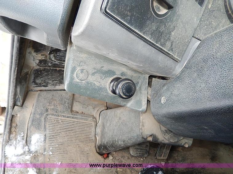 image for item H1309 1992 Ford CFT8000 Cargo dump truck