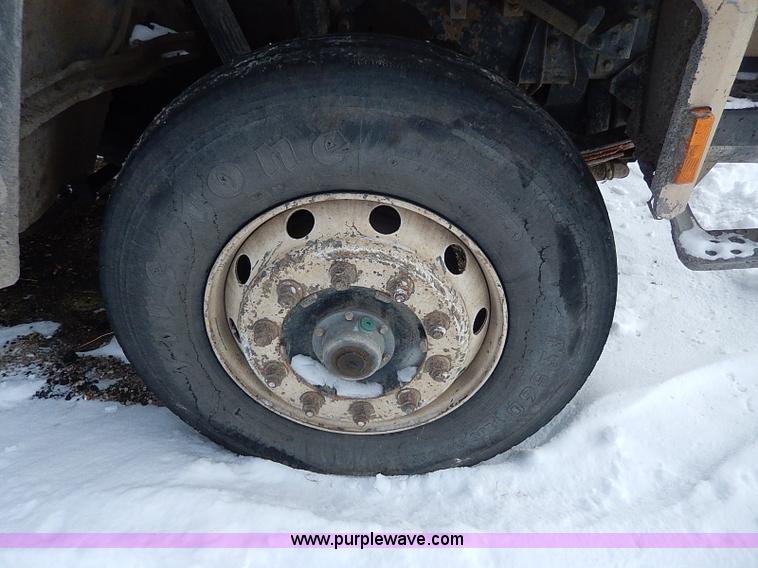 image for item H1309 1992 Ford CFT8000 Cargo dump truck