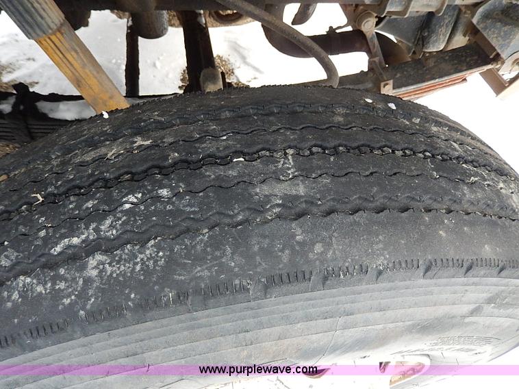 image for item H1309 1992 Ford CFT8000 Cargo dump truck