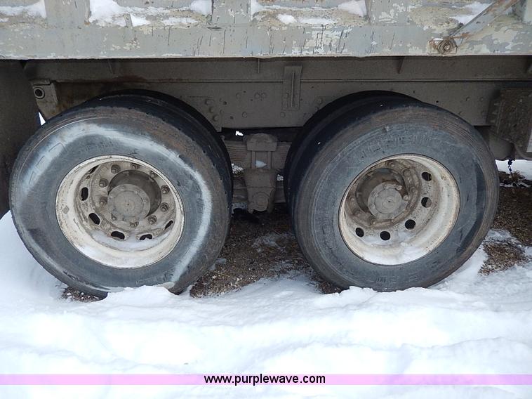 image for item H1309 1992 Ford CFT8000 Cargo dump truck