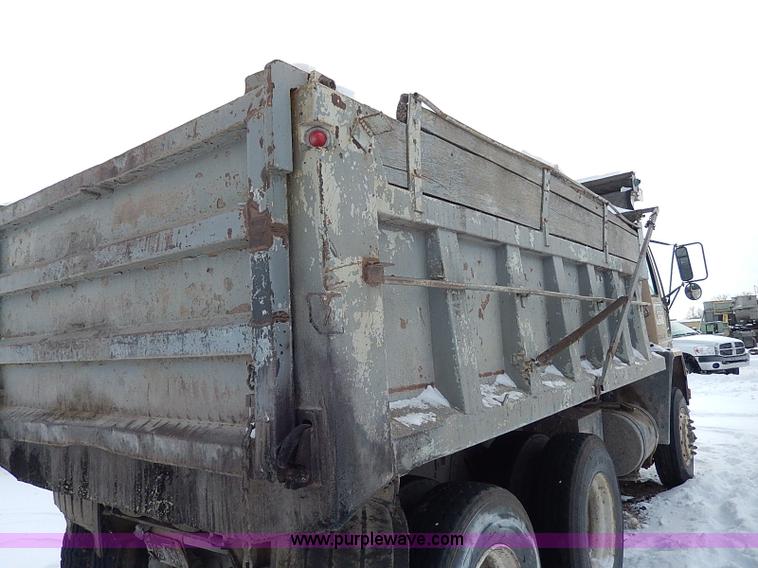 image for item H1309 1992 Ford CFT8000 Cargo dump truck