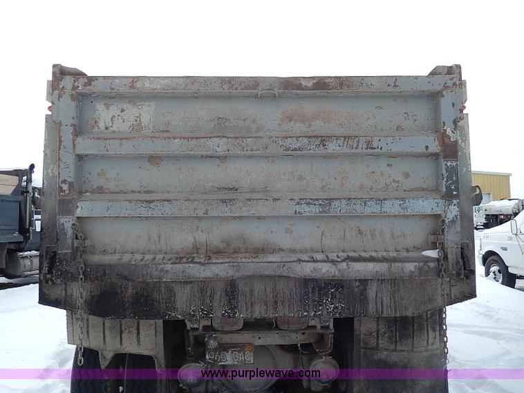 image for item H1309 1992 Ford CFT8000 Cargo dump truck