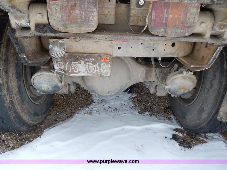 image for item H1309 1992 Ford CFT8000 Cargo dump truck