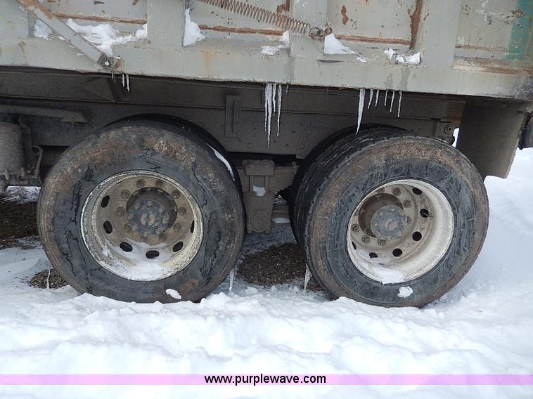 image for item H1309 1992 Ford CFT8000 Cargo dump truck