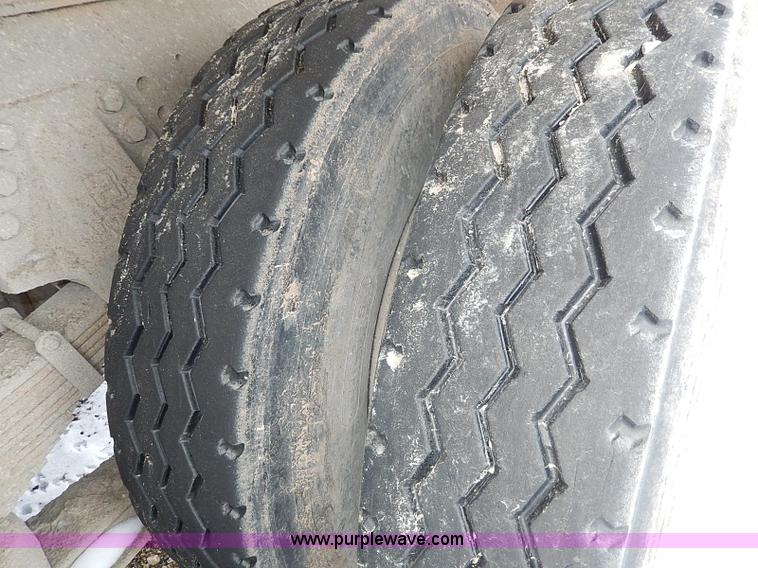 image for item H1309 1992 Ford CFT8000 Cargo dump truck