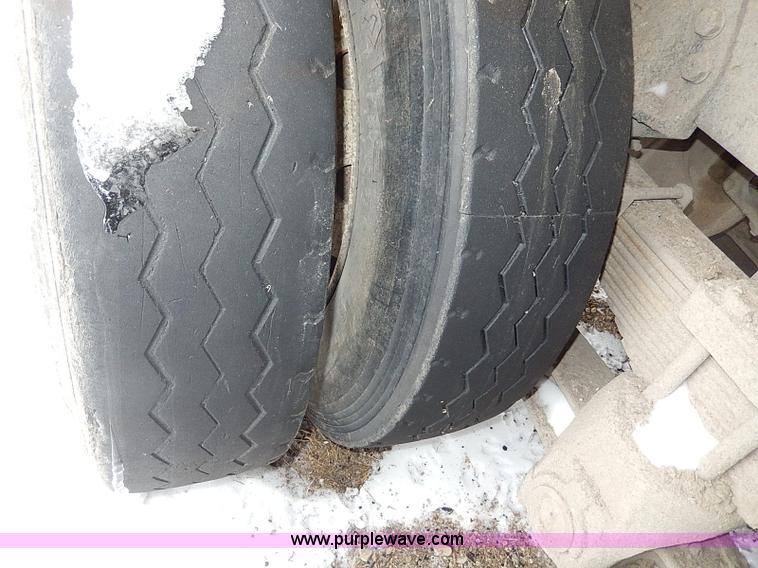 image for item H1309 1992 Ford CFT8000 Cargo dump truck