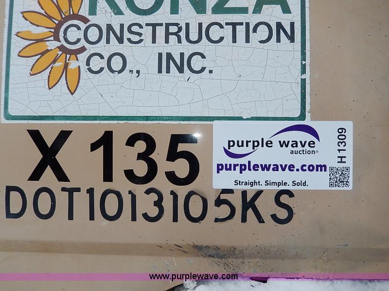 image for item H1309 1992 Ford CFT8000 Cargo dump truck