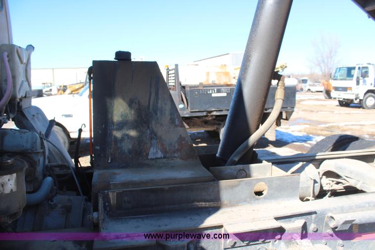 image for item H1309 1992 Ford CFT8000 Cargo dump truck