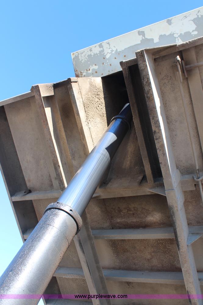 image for item H1309 1992 Ford CFT8000 Cargo dump truck