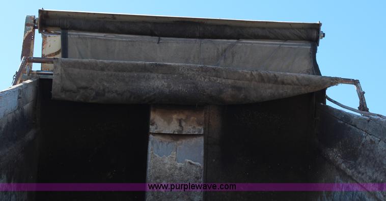 image for item H1309 1992 Ford CFT8000 Cargo dump truck