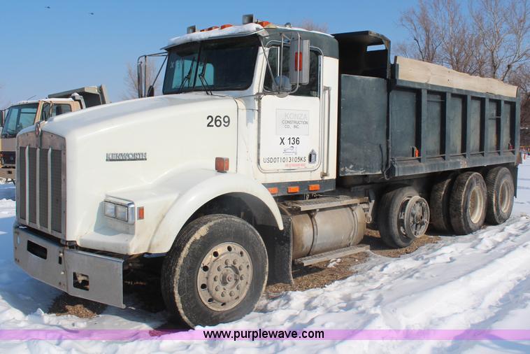 image for item H1310 1988 Kenworth T800 dump truck