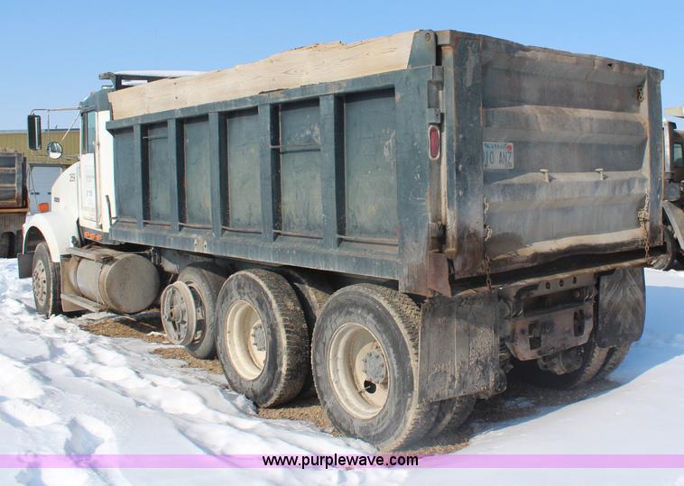 image for item H1310 1988 Kenworth T800 dump truck