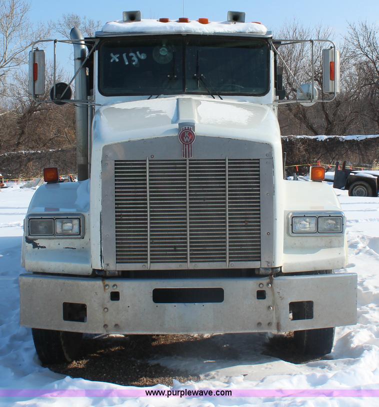 image for item H1310 1988 Kenworth T800 dump truck