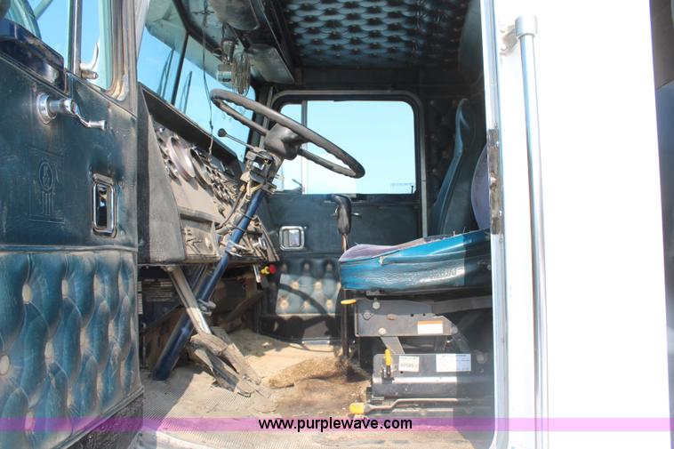 image for item H1310 1988 Kenworth T800 dump truck