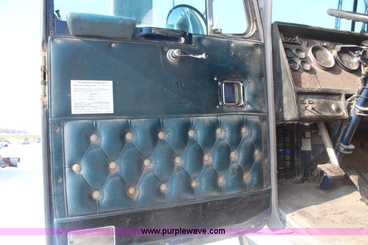 image for item H1310 1988 Kenworth T800 dump truck