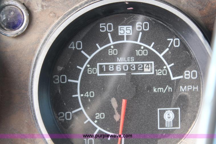 image for item H1310 1988 Kenworth T800 dump truck