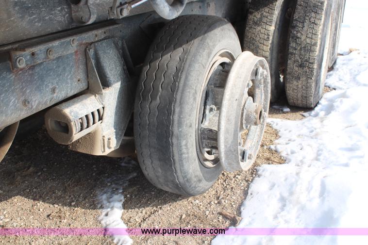 image for item H1310 1988 Kenworth T800 dump truck