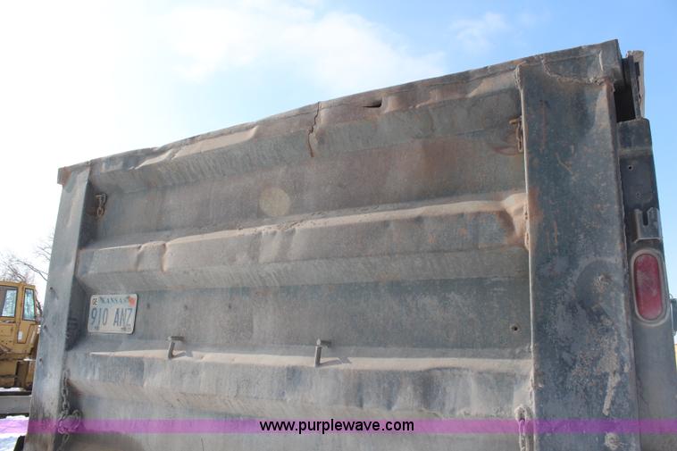 image for item H1310 1988 Kenworth T800 dump truck