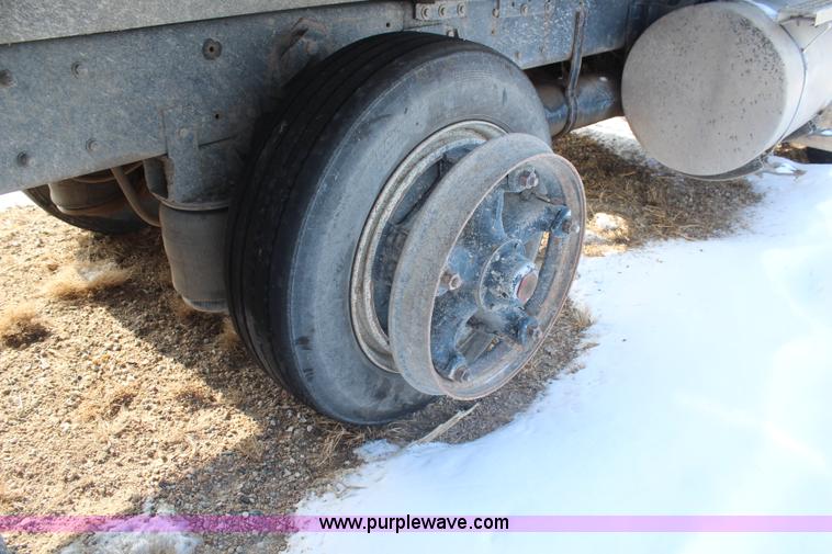 image for item H1310 1988 Kenworth T800 dump truck