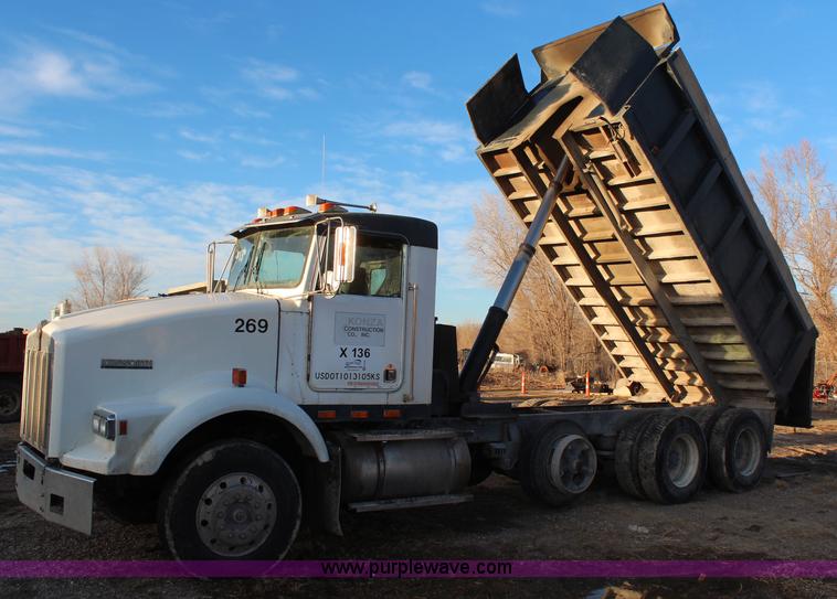 image for item H1310 1988 Kenworth T800 dump truck