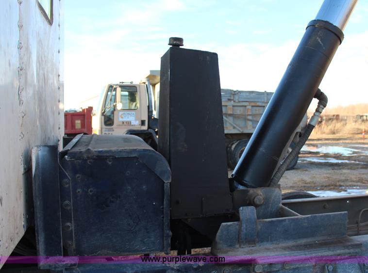 image for item H1310 1988 Kenworth T800 dump truck