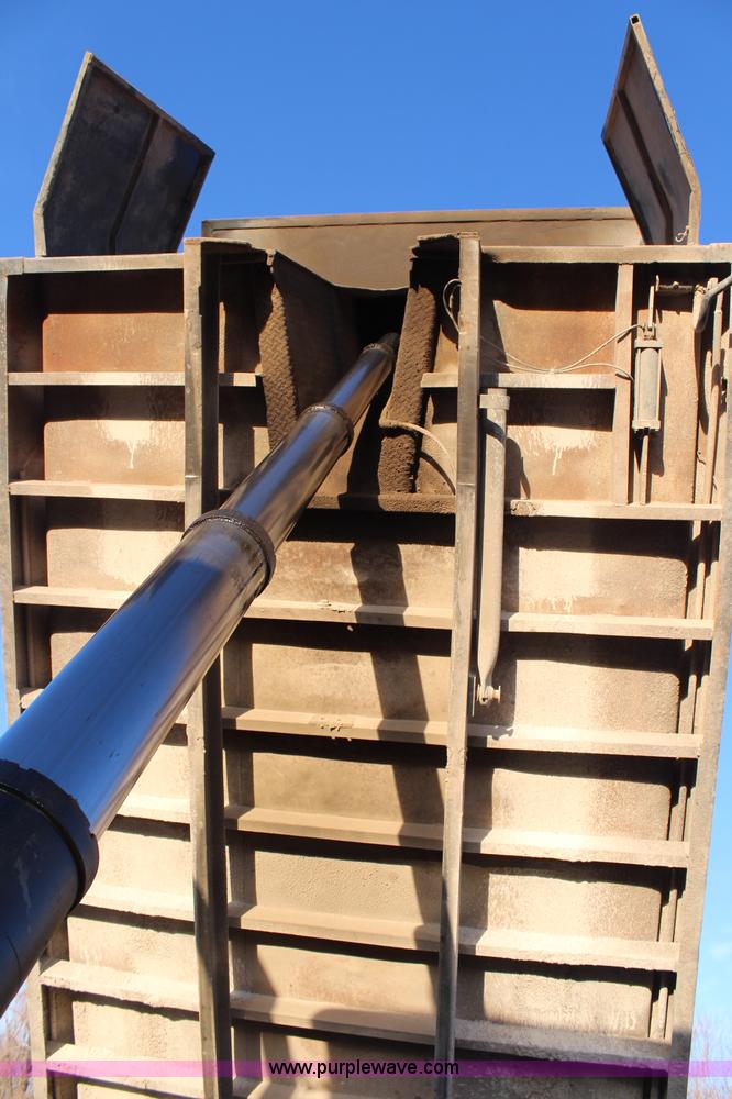 image for item H1310 1988 Kenworth T800 dump truck