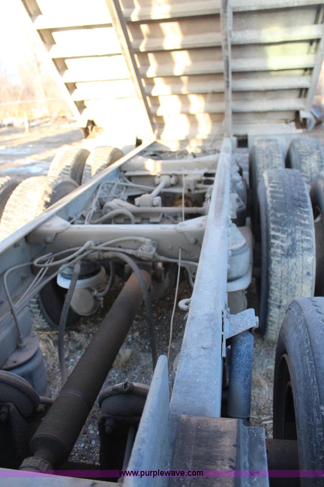 image for item H1310 1988 Kenworth T800 dump truck