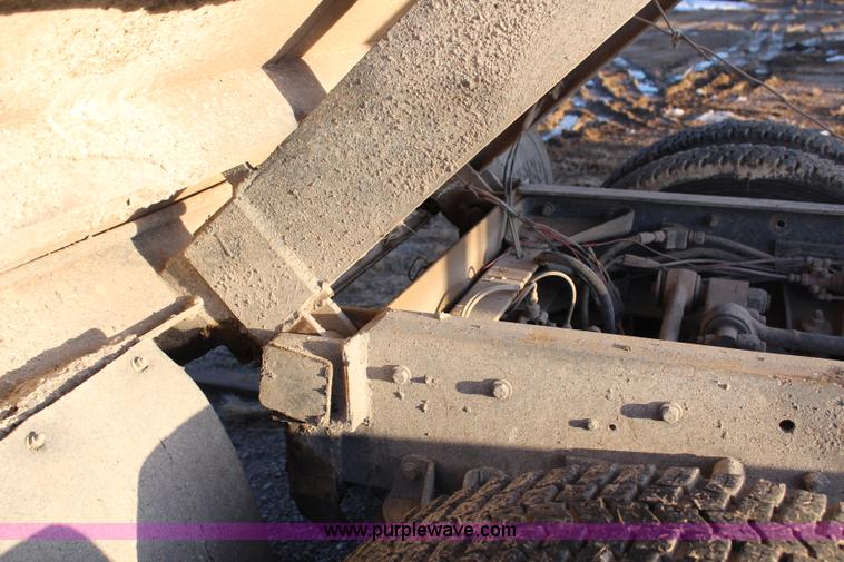 image for item H1310 1988 Kenworth T800 dump truck