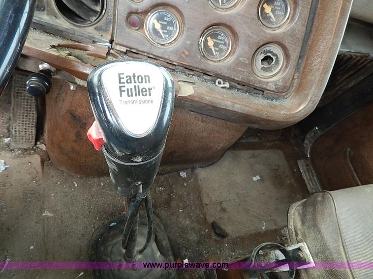 image for item H1311 1985 Ford LTL9000 dump truck