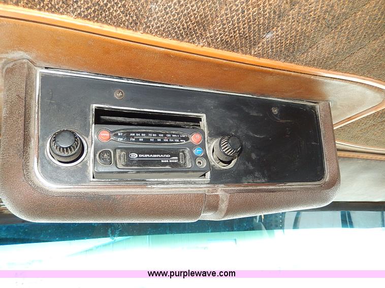 image for item H1311 1985 Ford LTL9000 dump truck