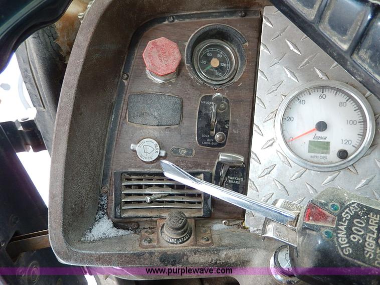 image for item H1311 1985 Ford LTL9000 dump truck