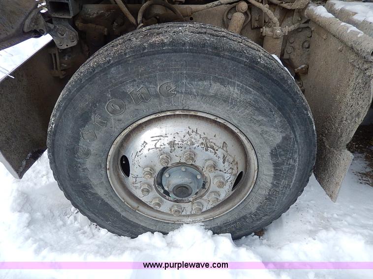 image for item H1311 1985 Ford LTL9000 dump truck