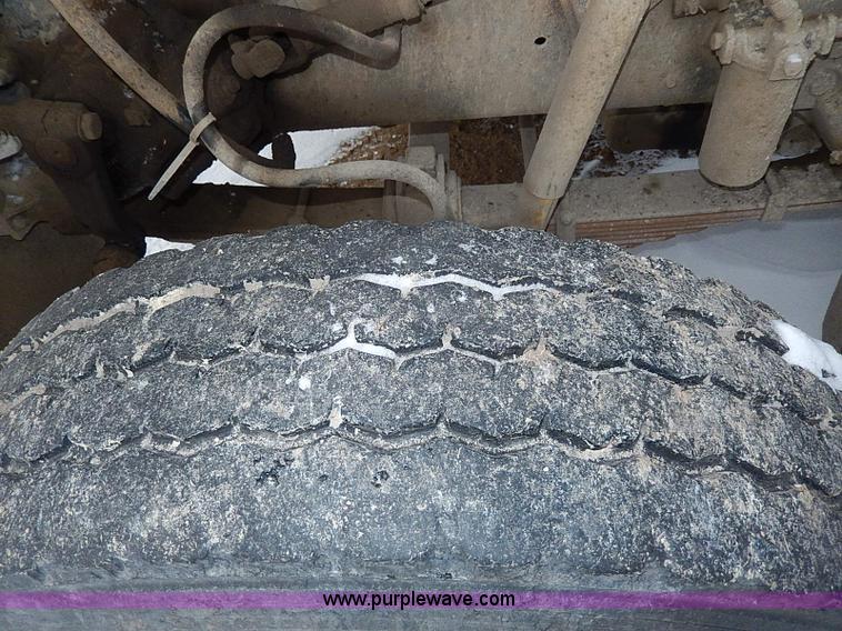 image for item H1311 1985 Ford LTL9000 dump truck