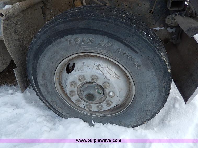 image for item H1311 1985 Ford LTL9000 dump truck