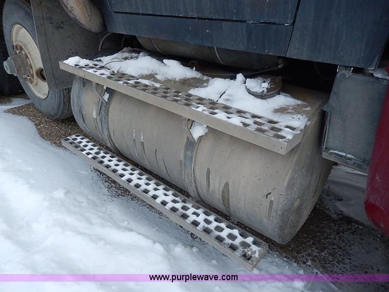 image for item H1311 1985 Ford LTL9000 dump truck