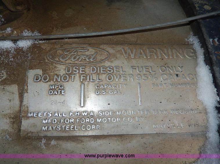 image for item H1311 1985 Ford LTL9000 dump truck