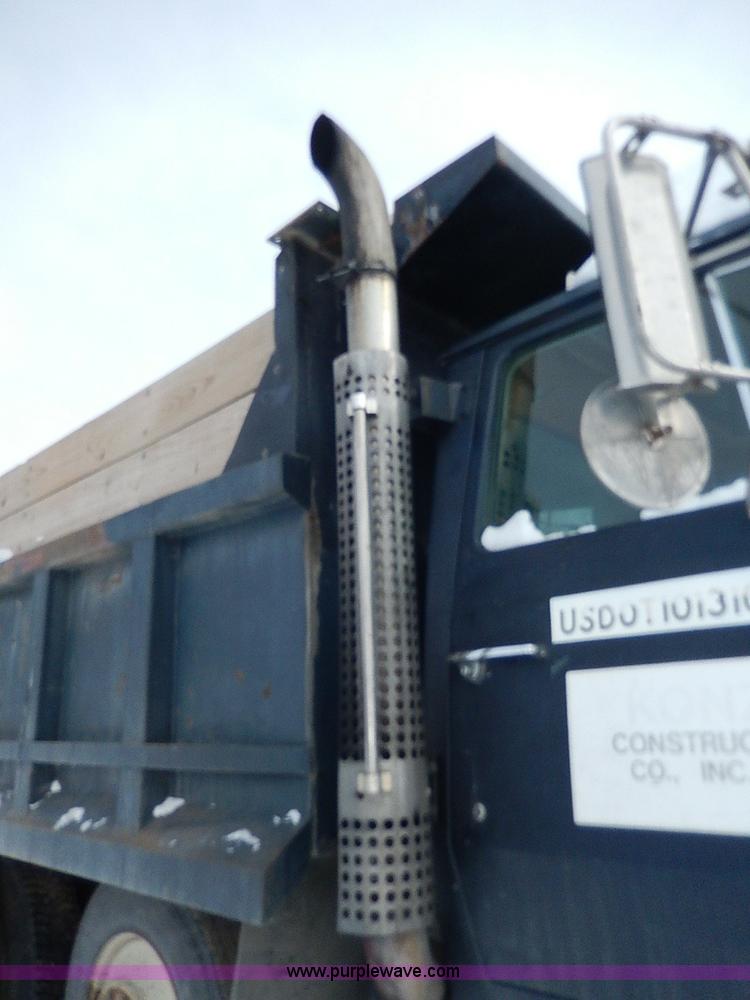 image for item H1311 1985 Ford LTL9000 dump truck