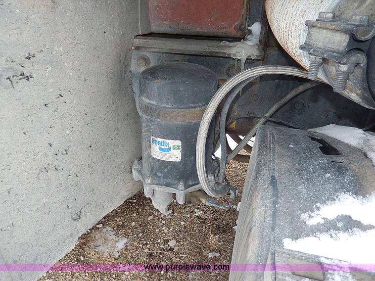 image for item H1311 1985 Ford LTL9000 dump truck