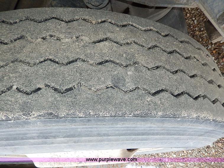 image for item H1311 1985 Ford LTL9000 dump truck