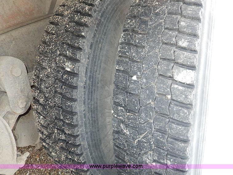 image for item H1311 1985 Ford LTL9000 dump truck