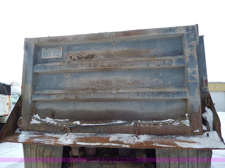 image for item H1311 1985 Ford LTL9000 dump truck