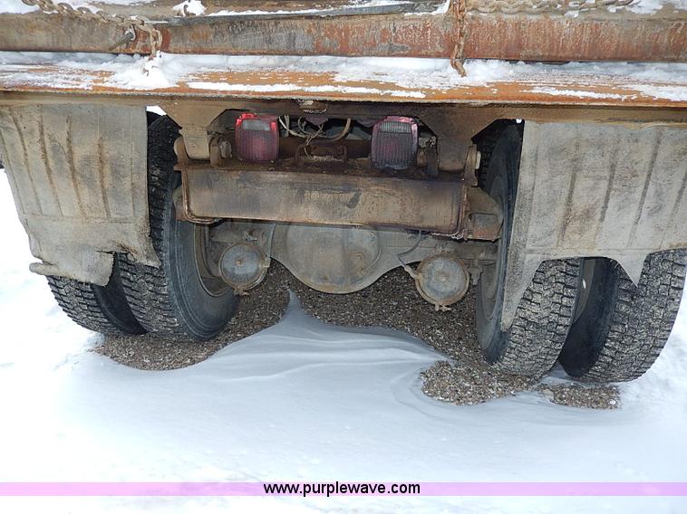 image for item H1311 1985 Ford LTL9000 dump truck