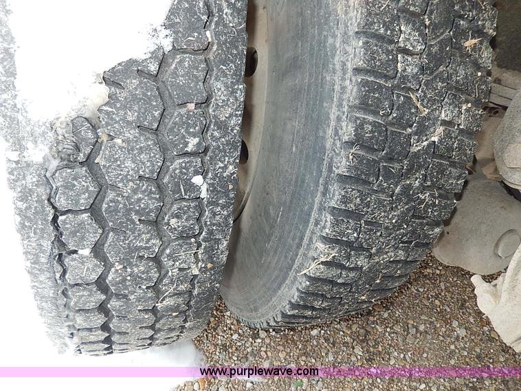 image for item H1311 1985 Ford LTL9000 dump truck