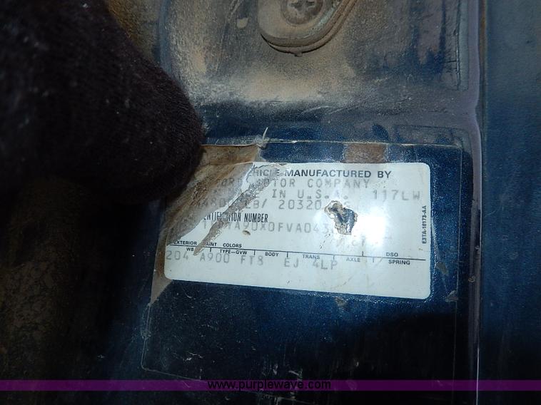 image for item H1311 1985 Ford LTL9000 dump truck