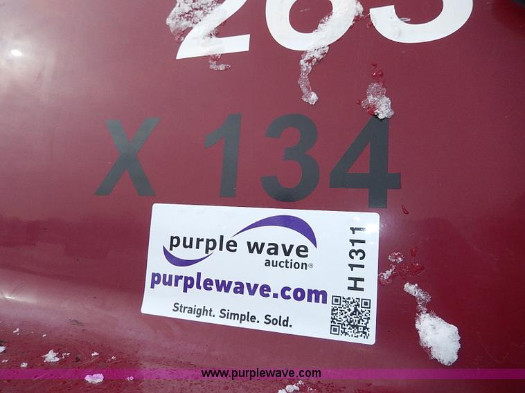 image for item H1311 1985 Ford LTL9000 dump truck