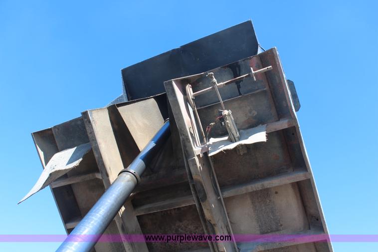 image for item H1311 1985 Ford LTL9000 dump truck