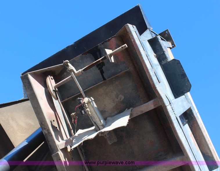 image for item H1311 1985 Ford LTL9000 dump truck