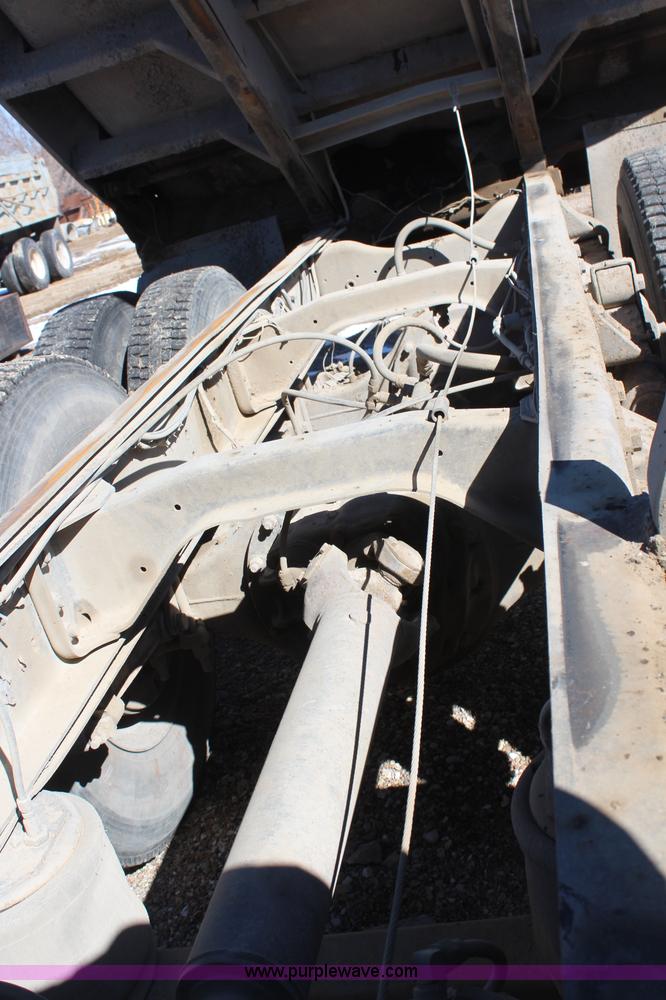 image for item H1311 1985 Ford LTL9000 dump truck